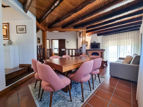 TV and multimedia, Living room, Dining area, Evening entertainment