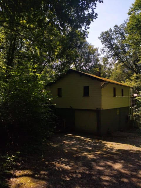 Property building, Day