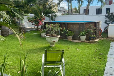 Property building, Patio, Spring, Day, Garden, Garden view