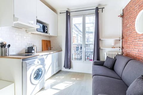Kitchen or kitchenette, Living room, Photo of the whole room, washing machine
