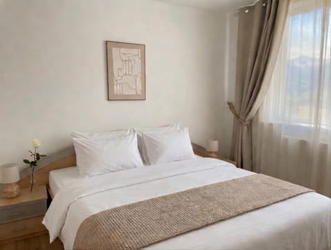 View (from property/room), Bedroom, Garden view, towels