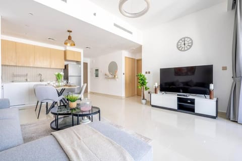 TV and multimedia, Living room, Dining area