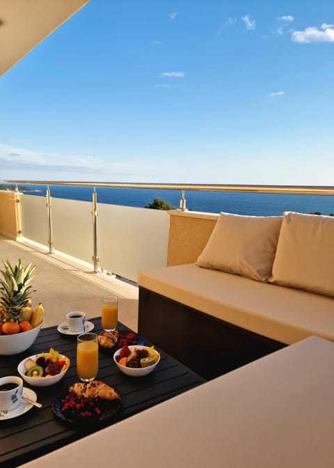 View (from property/room), Balcony/Terrace, Sea view