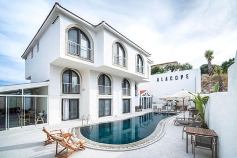 Property building, Swimming pool, Swimming pool