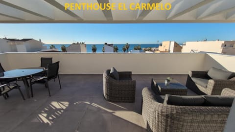 Day, View (from property/room), Balcony/Terrace, Seating area, Dining area, Sea view