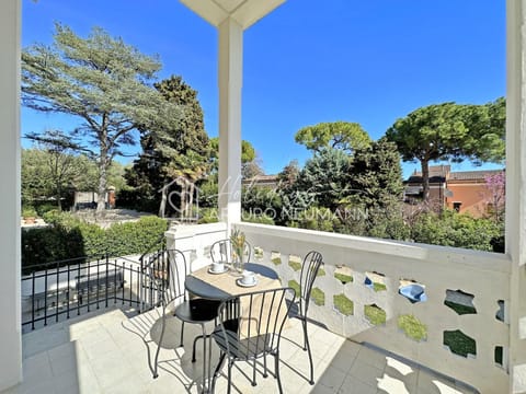 Spring, Day, View (from property/room), Balcony/Terrace, Balcony/Terrace, Dining area, Garden view
