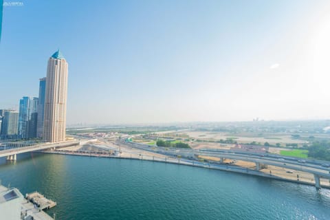 Nearby landmark, Day, Natural landscape, Bird's eye view, City view, Lake view, River view, Sea view, Swimming pool
