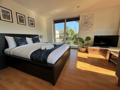 Photo of the whole room, Bedroom, Garden view