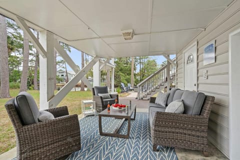 Surfside Beach - Beach House Getaway House in Surfside Beach