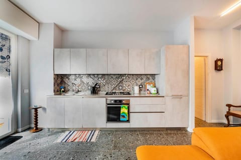 dishwasher, oven, kitchen