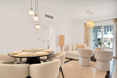 Living room, Dining area
