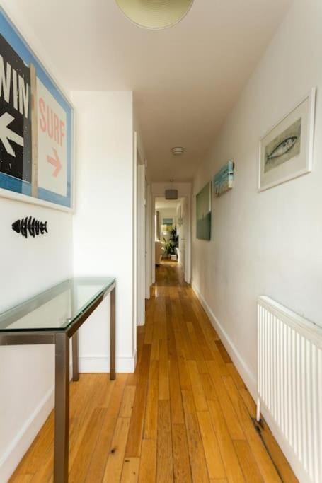 Fabulous Beach Pad Just 20 Paces From The Sea Apartment in England