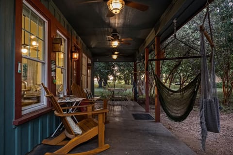 Bird House Countryside Pecan Farm 14acre San Marcos Farm Stay in San Marcos