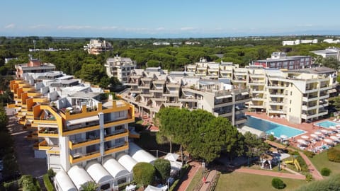 Property building, Neighbourhood, Bird's eye view
