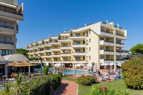 Property building, Swimming pool