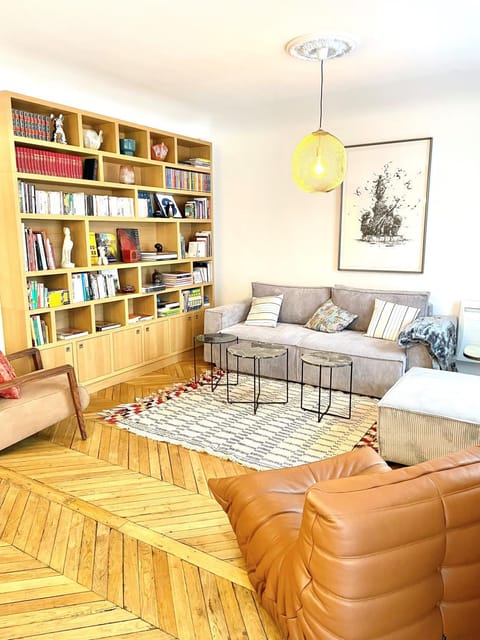 Library, Living room