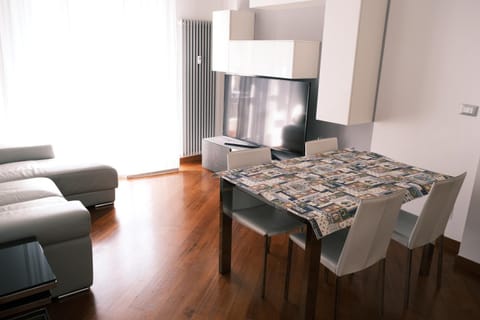 Living room, Photo of the whole room, Seating area, Dining area