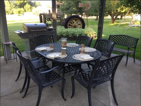 Tranquility Base - Family Fun Modern Farm House House in Dalton Gardens