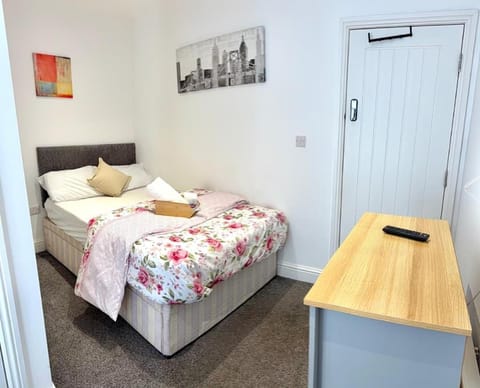Lovely Double Bedroom Apartment in Liverpool