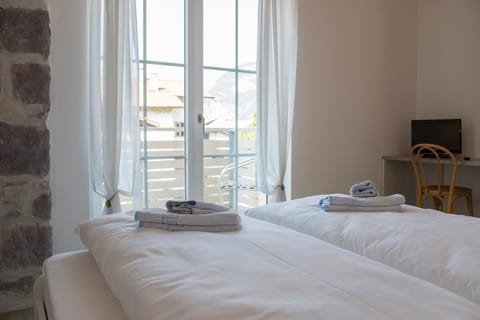 Day, Photo of the whole room