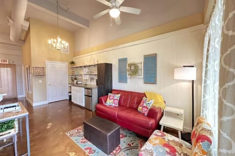 Kitchen or kitchenette, Living room, kitchen