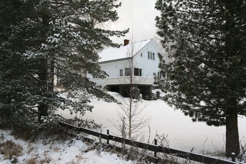 Property building, Winter