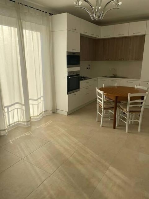 Dining area, dishwasher, minibar, pet friendly