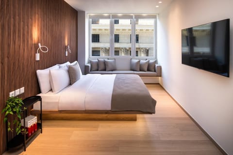 Bed, TV and multimedia, Photo of the whole room, Bedroom