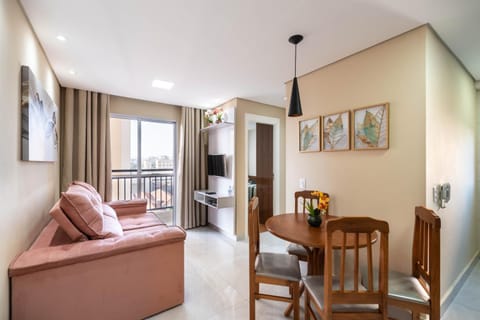 Communal lounge/ TV room, TV and multimedia, Seating area, Dining area