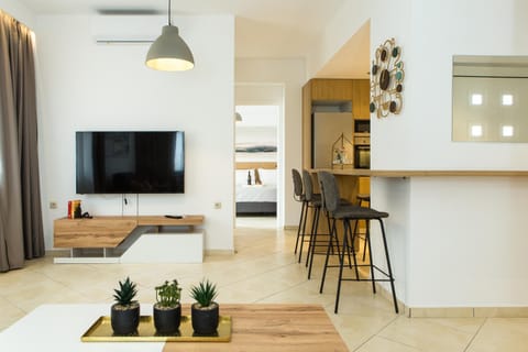 TV and multimedia, Kitchen or kitchenette, Living room, Seating area, Dining area, minibar