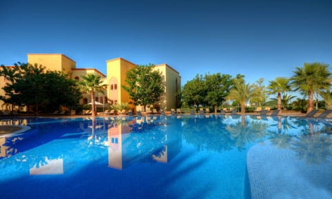 On site, Pool view, Swimming pool, sunbed