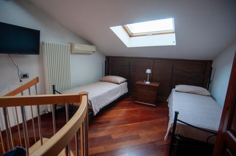 Bed, TV and multimedia, Photo of the whole room, Bedroom, internet, microwave, wardrobe, air conditioner, air conditioner