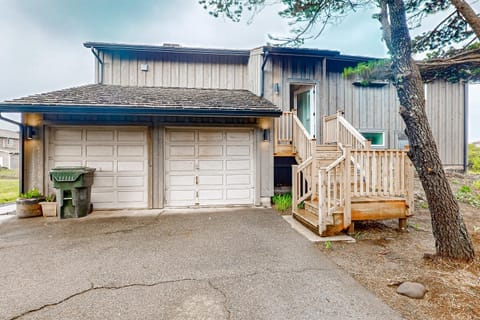 That 70's Beach House House in Oregon