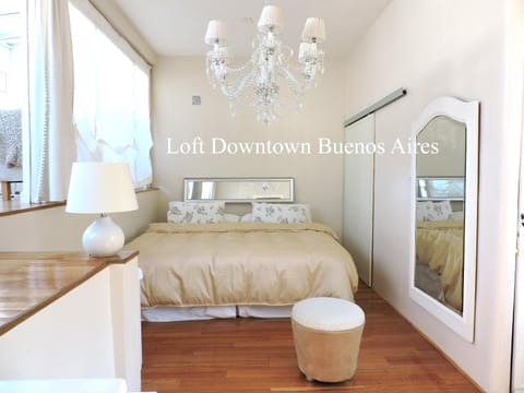 Bed, TV and multimedia, Bedroom
