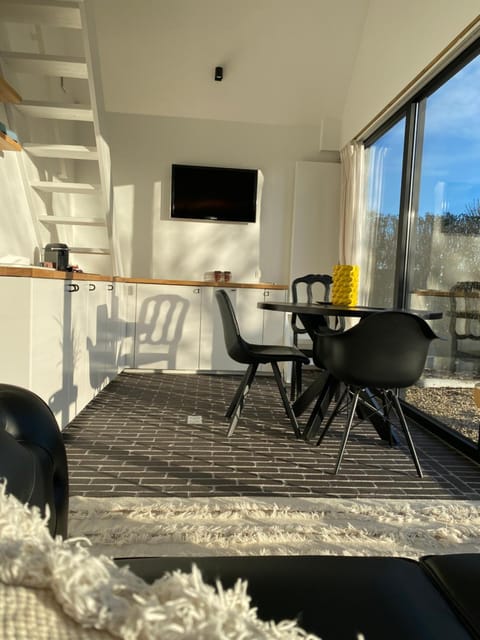 The Conservatory, a cosy holiday home located central between Gent Antwerpen & Brussel Apartment in Flanders