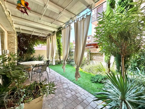 Little Queen Apartment in Desenzano del Garda