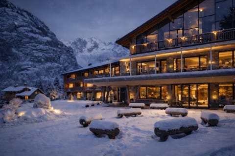 Property building, Winter, Mountain view