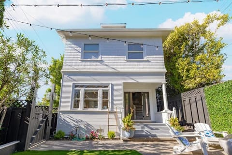 Luxury Living, Walkers Paradise, Hidden Oasis House in Oakland