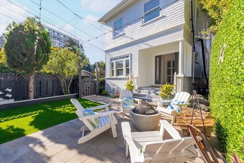 Luxury Living, Walkers Paradise, Hidden Oasis House in Oakland