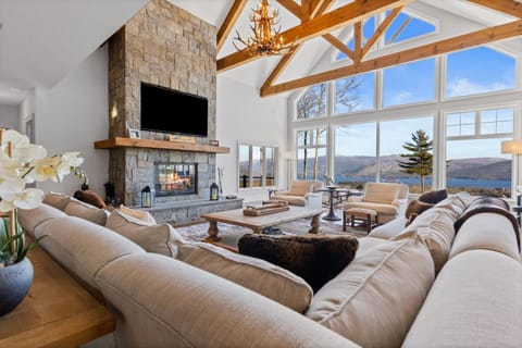 Eagles Landing House in Bolton Landing