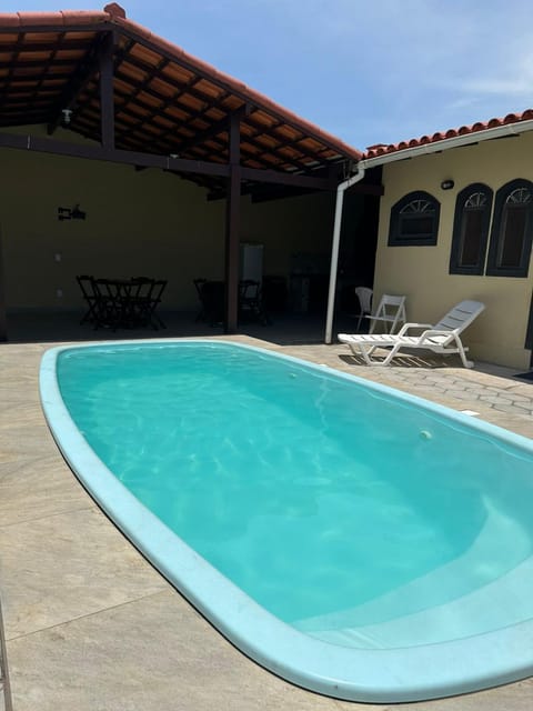 Orla 500 - Casa inteira 15 pessoas - Com Piscina - 500 Metros da Praia - Churrasqueira e muito mais House in Cabo Frio