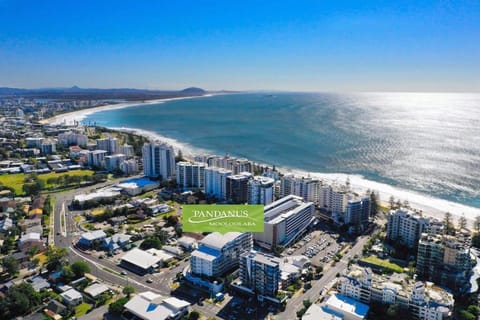 Property building, Bird's eye view, Beach