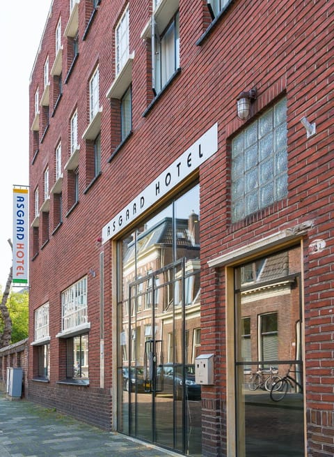 Facade/entrance, Facade/entrance