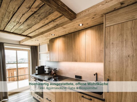 Coffee/tea facilities, Kitchen or kitchenette, Photo of the whole room, Decorative detail, Meals, Breakfast, Lunch, Dinner, stove, kitchen