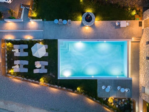 Night, Pool view, Swimming pool, Swimming pool, sunbed