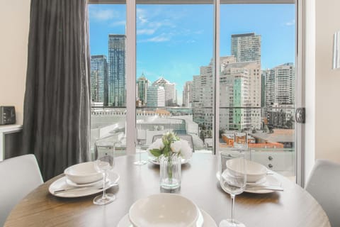Dining area, City view
