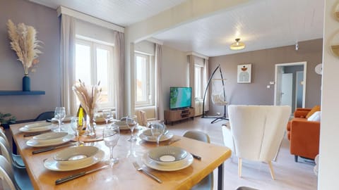 Living room, Dining area