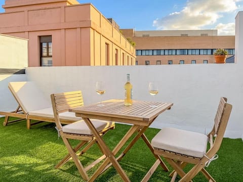 Balcony/Terrace, sunbed
