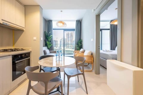 Kitchen or kitchenette, Living room, Dining area, minibar, pet friendly, stove