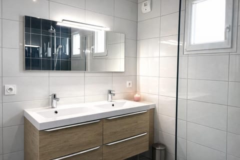 M019 Marquer T4 proche frontière Apartment in Annemasse